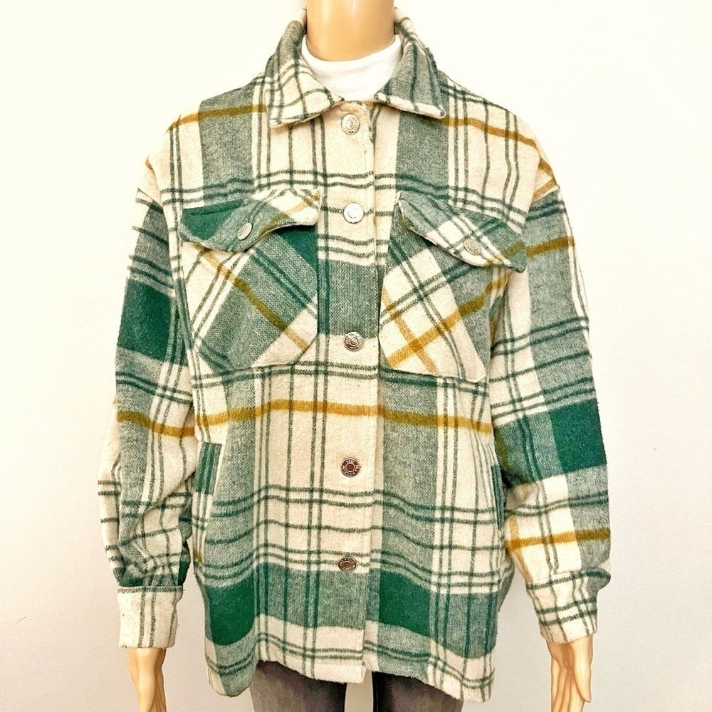 Vintage Oversized Trendy Casual Green Plaid  Flannel Shirt Jacket.
